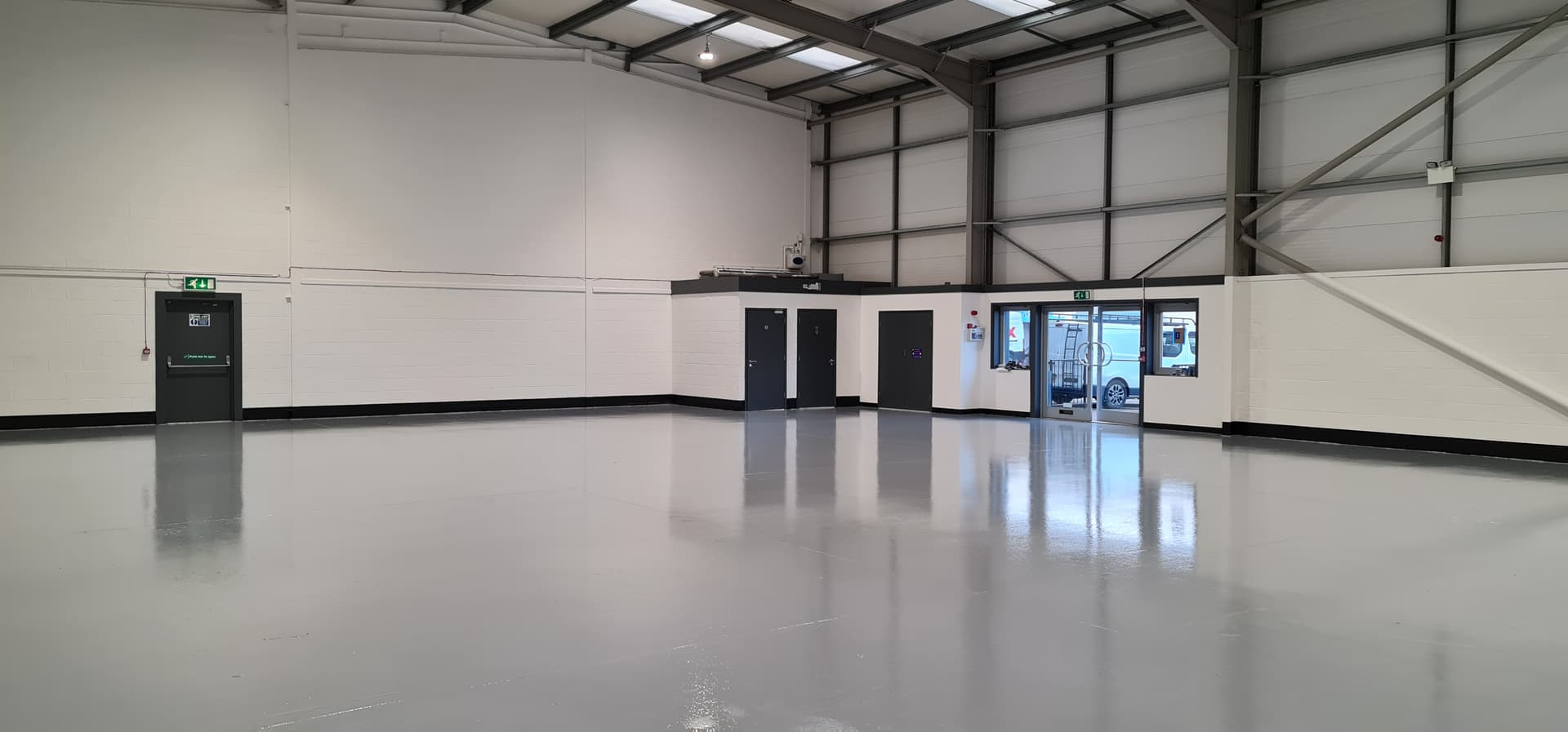 Renown commercial property contractors team in hampshire